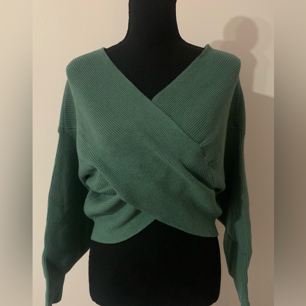 Elegant V-Neck Sweater in Forest Green